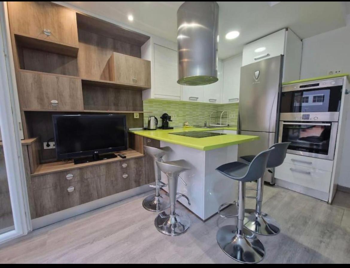 Apartamento Con Terraza Y Parking Gijón Quarto foto
